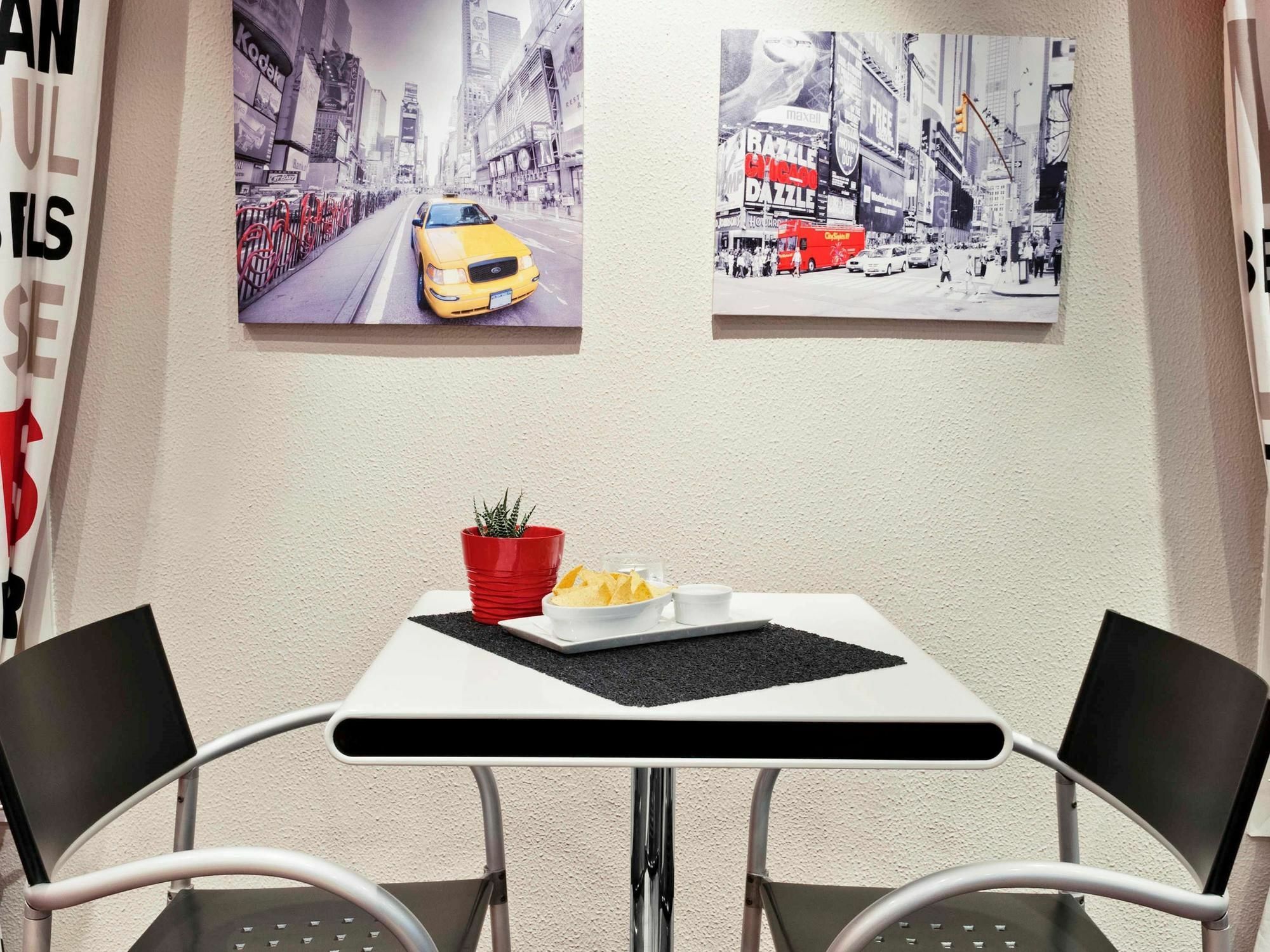 B&B Hotel Lille Villeneuve D'Ascq Grand Stade Экстерьер фото